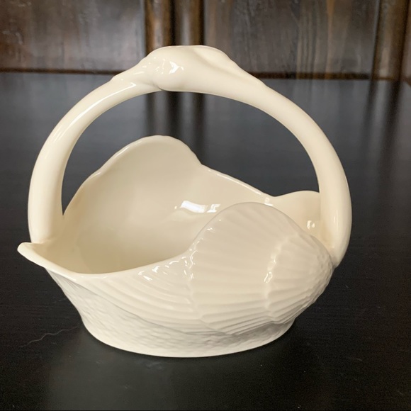Lenox Open Tail Swan Basket - Picture 2 of 13